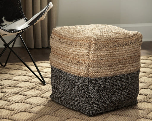 Sweed Valley Pouf Homeline Furniture