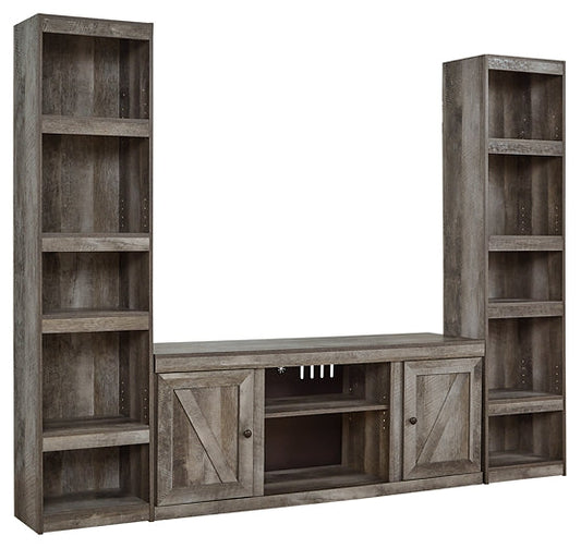 Wynnlow 3-Piece Entertainment Center Homeline Furniture