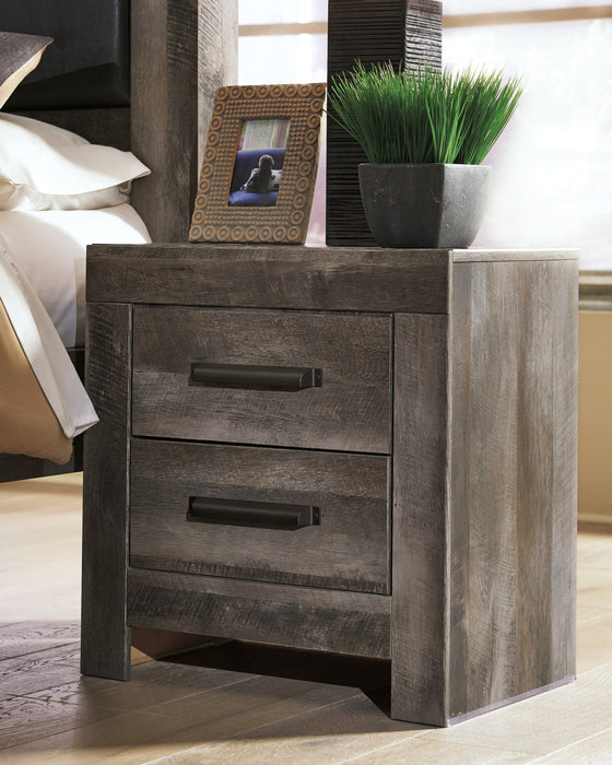 Wynnlow King Crossbuck Panel Bed with Mirrored Dresser, Chest and Nightstand Homeline Furniture