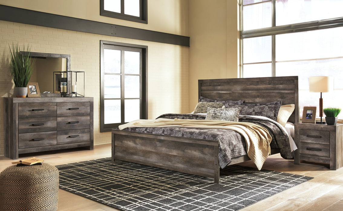 Wynnlow King Panel Bed with Mirrored Dresser and Nightstand Homeline Furniture