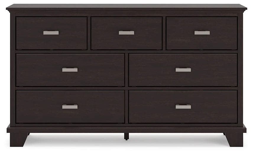 Covetown Queen Panel Bed with Dresser and Nightstand