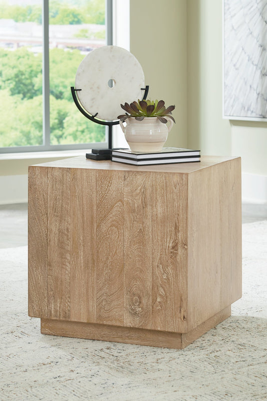 Belenburg Accent Table Homeline Furniture