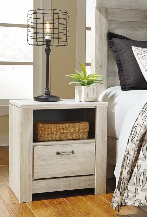 Bellaby Queen Crossbuck Panel Bed with Mirrored Dresser and 2 Nightstands Homeline Furniture