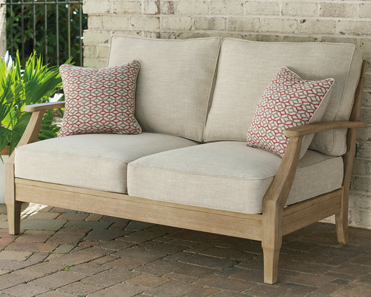 Clare View Loveseat w/Cushion Homeline Furniture