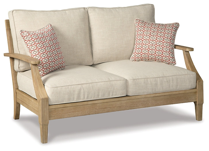 Clare View Loveseat w/Cushion Homeline Furniture