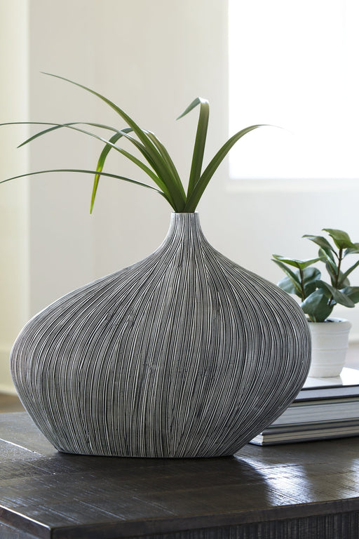 Donya Vase Homeline Furniture