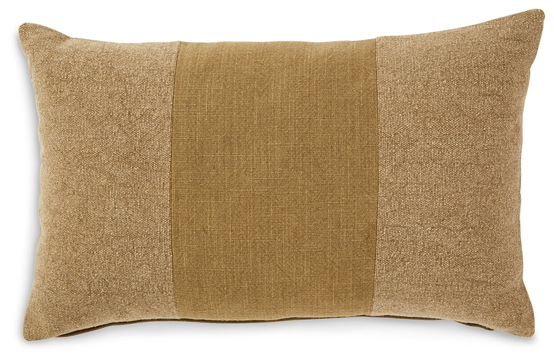 Dovinton Pillow Homeline Furniture