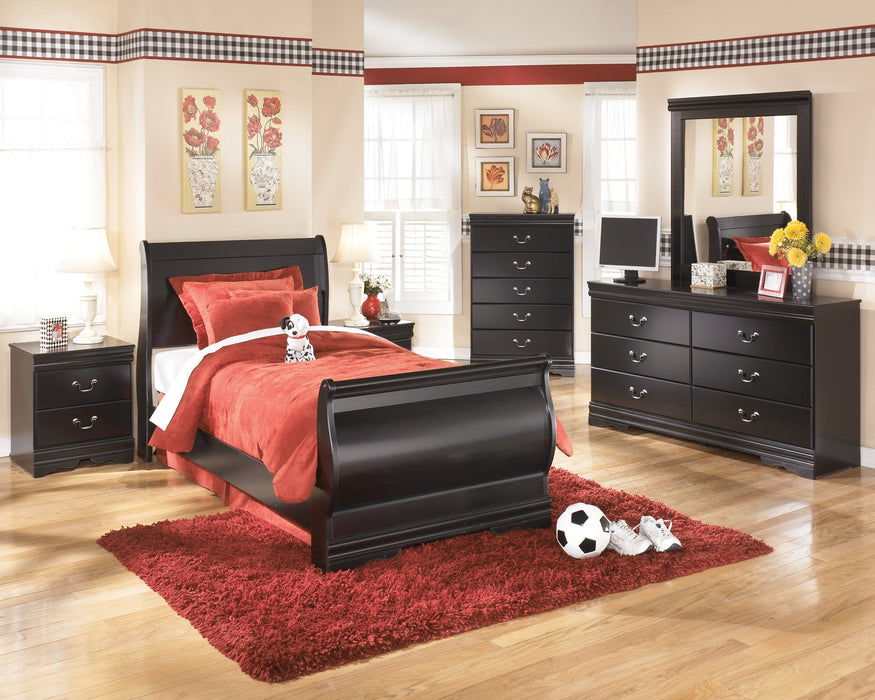 Huey Vineyard Full Sleigh Bed with Mirrored Dresser, Chest and 2 Nightstands Homeline Furniture