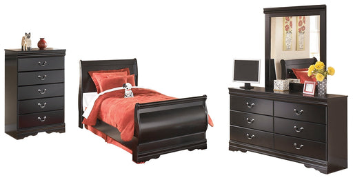 Huey Vineyard Full Sleigh Bed with Mirrored Dresser and Chest Homeline Furniture