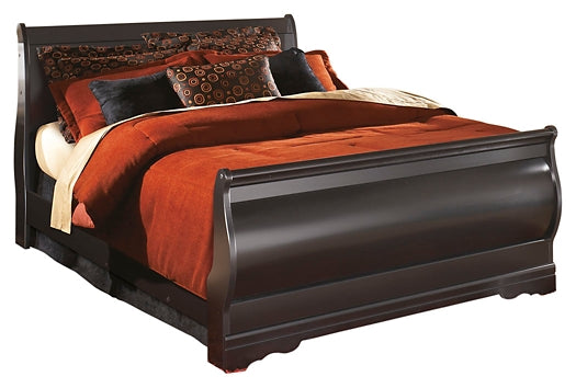 Huey Vineyard Queen Sleigh Bed with Mirrored Dresser, Chest and 2 Nightstands Homeline Furniture