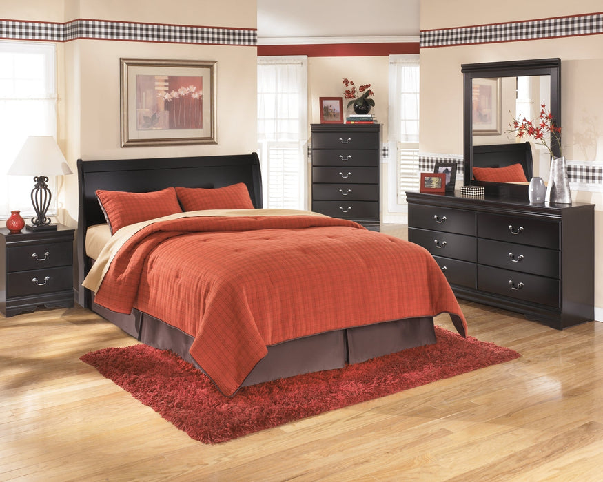 Huey Vineyard Queen Sleigh Headboard with Mirrored Dresser, Chest and 2 Nightstands Homeline Furniture