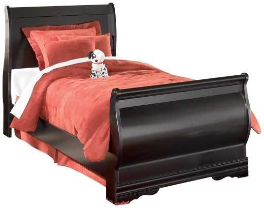 Huey Vineyard Twin Sleigh Bed with Mirrored Dresser, Chest and 2 Nightstands Homeline Furniture