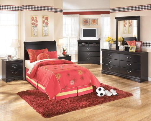 Huey Vineyard Twin Sleigh Headboard with Dresser Homeline Furniture