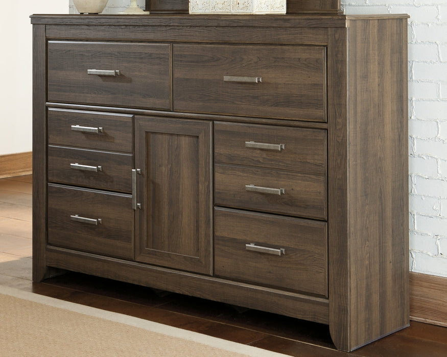 Juararo California King Panel Bed with Dresser Homeline Furniture