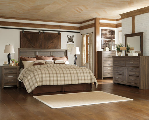 Juararo California King Poster Bed with Dresser Homeline Furniture