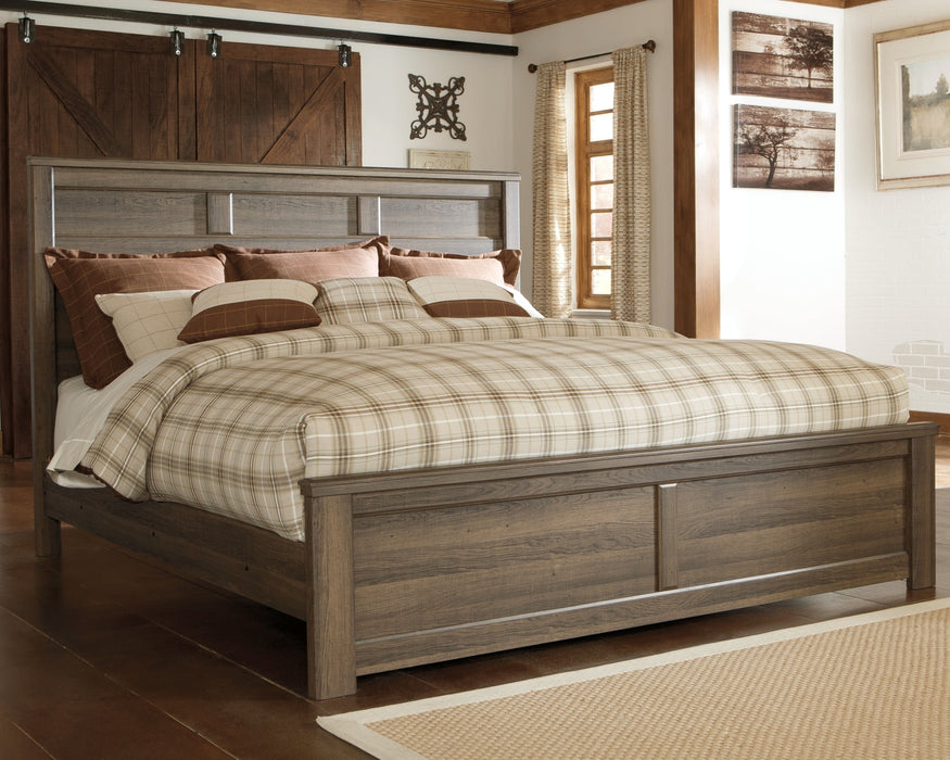 Juararo King Panel Bed with Mirrored Dresser Homeline Furniture