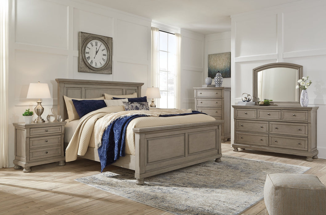 Lettner California King Panel Bed with Mirrored Dresser, Chest and 2 Nightstands Homeline Furniture