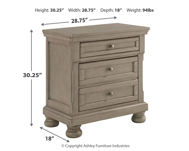 Lettner California King Sleigh Bed with Mirrored Dresser, Chest and Nightstand Homeline Furniture