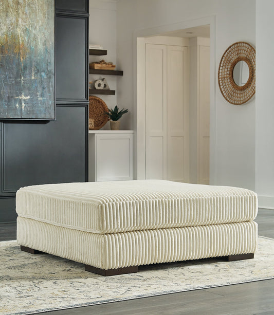 Lindyn Oversized Accent Ottoman Homeline Furniture