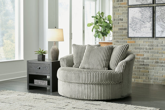 Lindyn Oversized Swivel Accent Chair Homeline Furniture