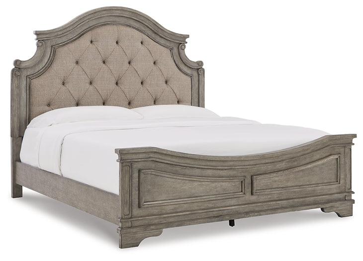 Lodenbay California King Panel Bed with Dresser Homeline Furniture