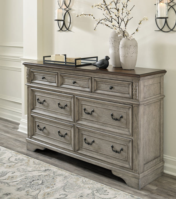 Lodenbay California King Panel Bed with Dresser Homeline Furniture