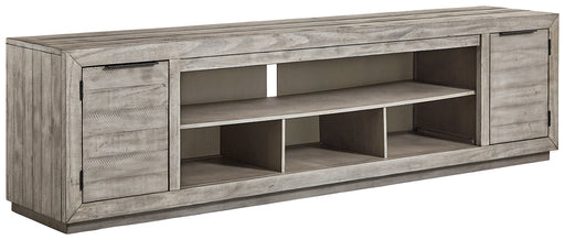 Naydell XL TV Stand w/Fireplace Option Homeline Furniture