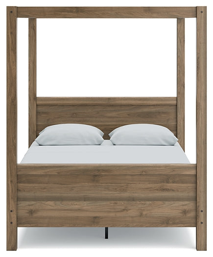 Aprilyn Queen Canopy Bed with Dresser